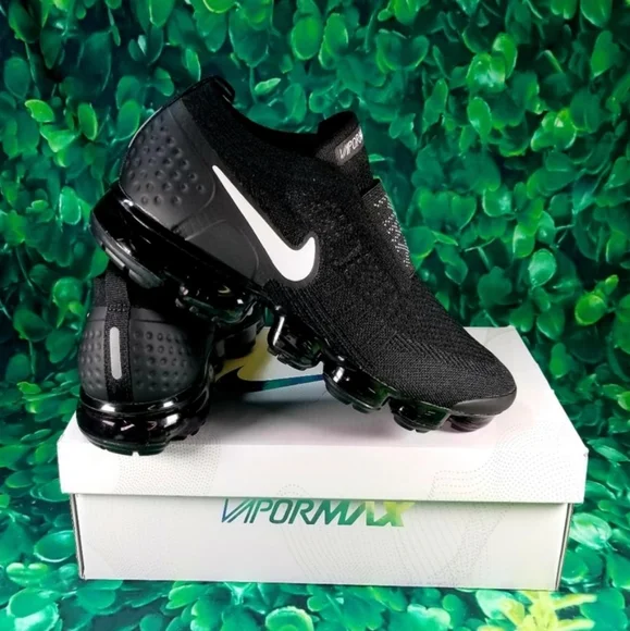 Nike Air Vapormax black Laceless Sneakers - Picture 9 of 16
